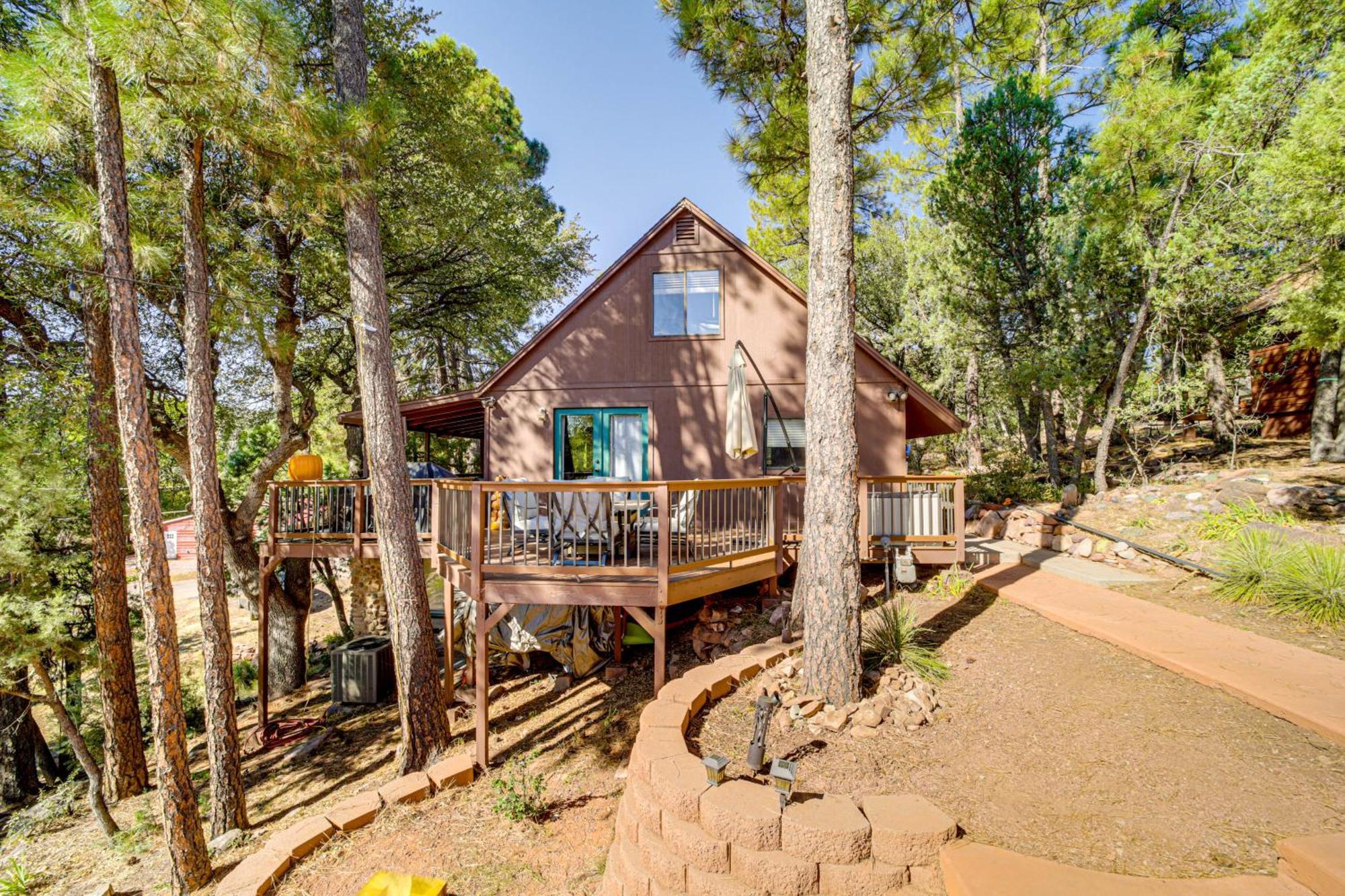 Pet-Friendly Pine Cabin With Deck And Game Room! Exterior photo