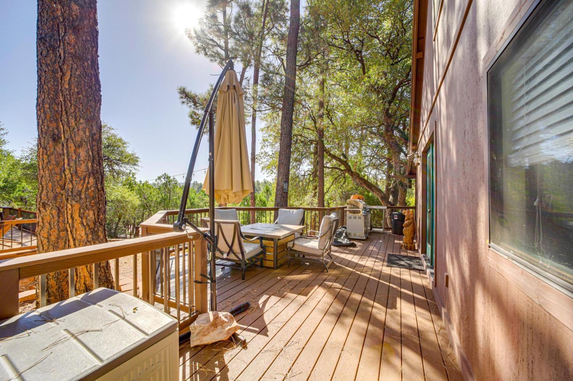 Pet-Friendly Pine Cabin With Deck And Game Room! Exterior photo